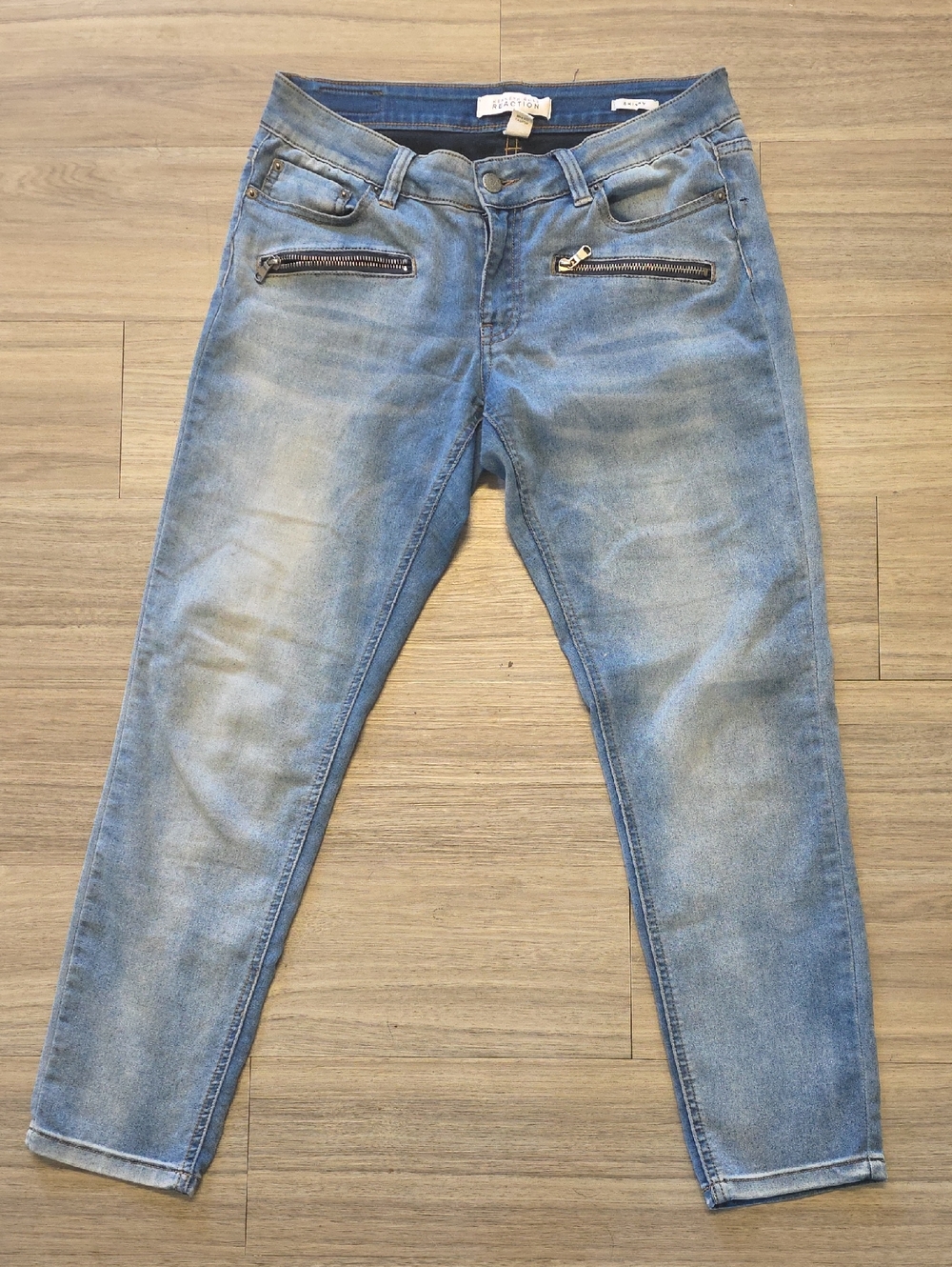 5/25$ Kenneth Cole Light Blue Skinny Jeans with Front Zip Accents